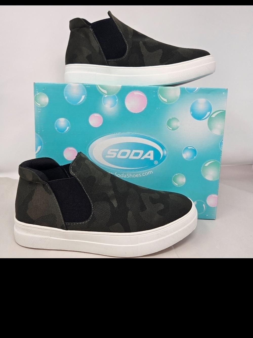 Soda Sneaker Womens Sz 9 Woods Chelsea Camo Pull On Hi-top casual comfort